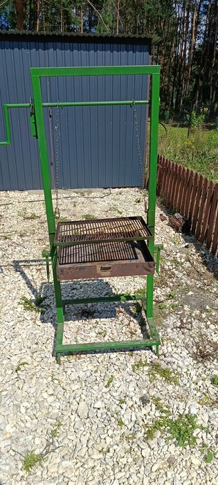 Grill wolnostojący stalowy