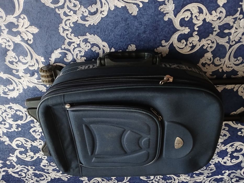 Чемодан маленький