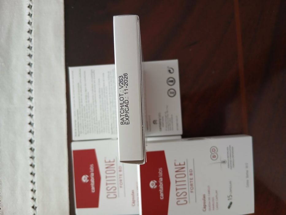 Cistitone forte BD
4 caixas de 15 cápsulas 
Portes incluídos