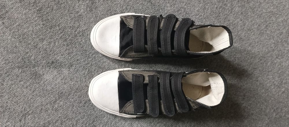 Нові дитячі кеди на липучках 24.2 см