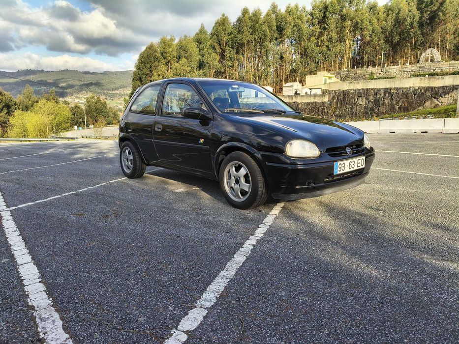 Opel Corsa 1.2 Joy — 88.000 km — Muito estimado — Extras