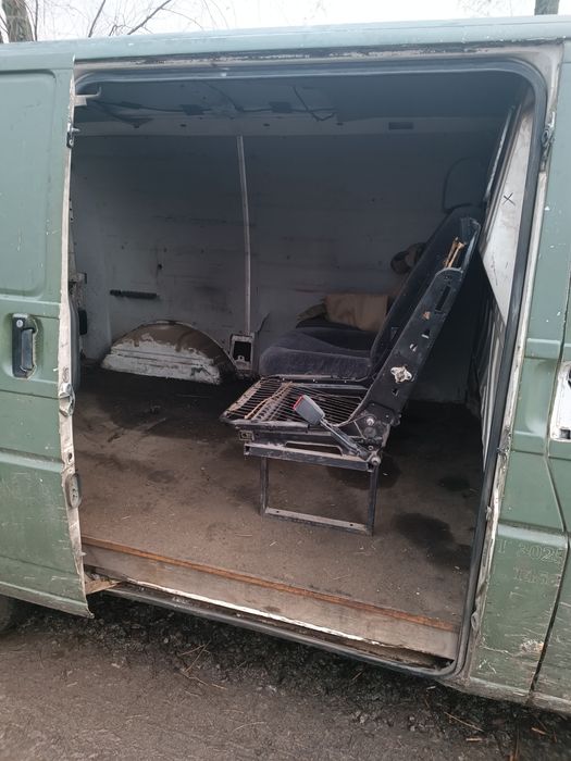 Продам т4 2,5 2000 г.в