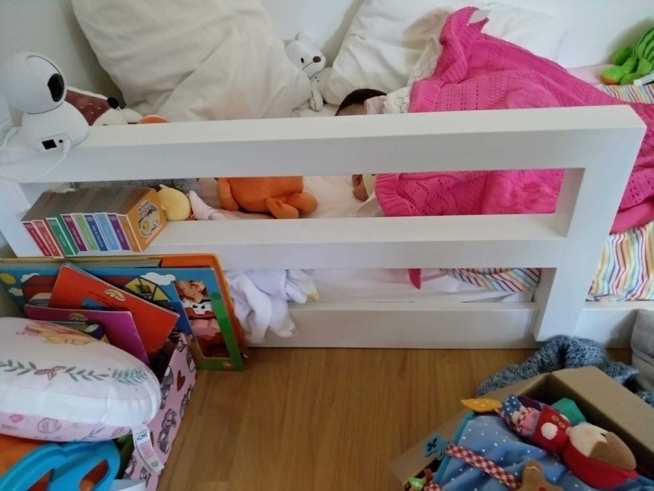 Cama Montessori madeira usada