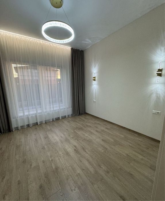 Продаж будинку з Газом 3 окремі кімнати | Гардеробна | Камін | 145м2 |
