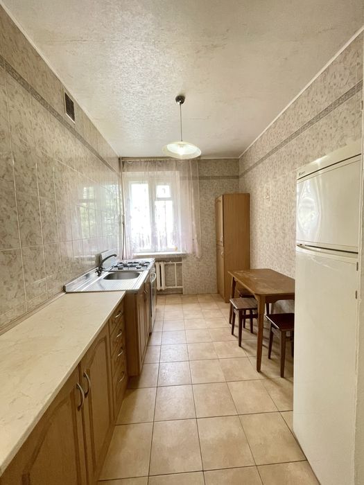 Продаж 1-к квартири вул. Предславинська 38, метро Палац Україна і Либідська 4 хв!