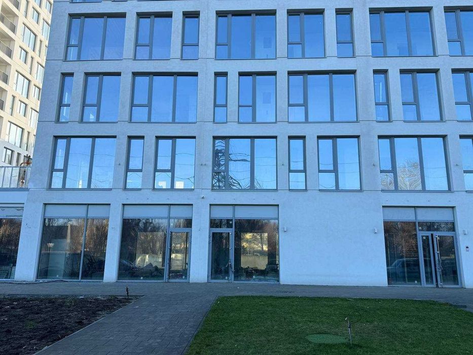 Продам коммерческое помещение в ЖК Вертикаль/Новобудова