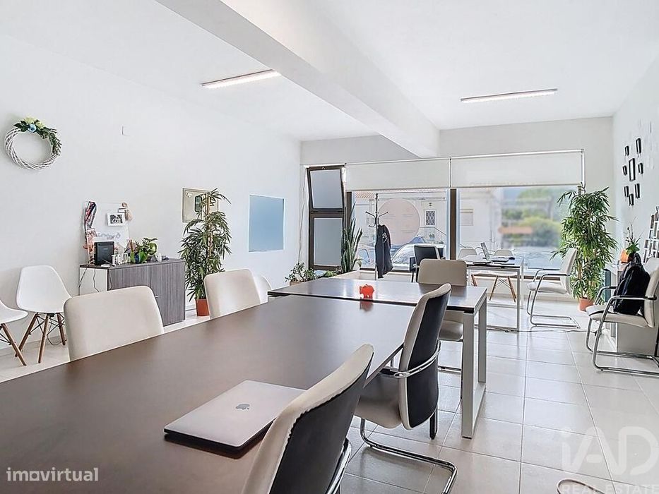 Loja / Estabelecimento Comercial em Porto de Mós - São João Baptista e