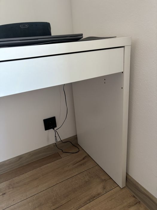 Biurko MICKE Ikea, bualy, 142x50 cm