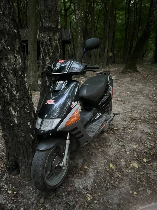 Aprilia sr50 за 200 доларів