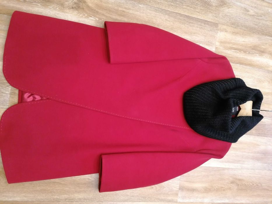 Демісезонне жіноче червоне пальто з вовни RICHE