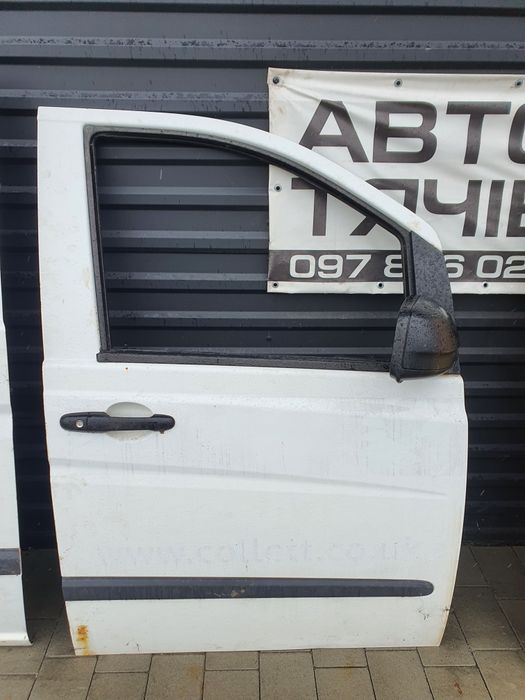 Дверка передня права Mercedes-Benz Vito w639 viano 111 112 115