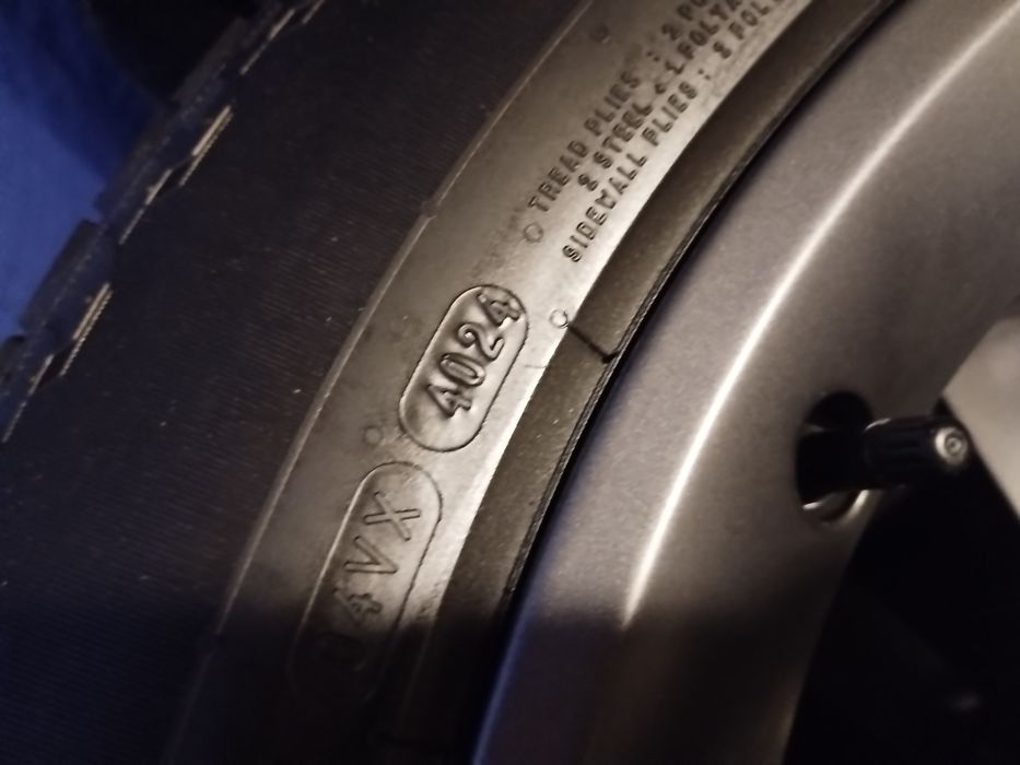 Nowe Oryginalne Koła Alufelgi  255/60/20" Land Rover Defender Michelin