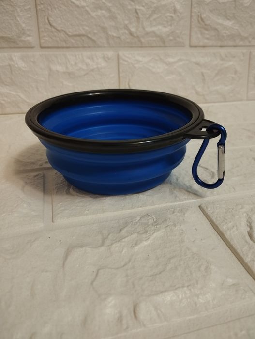 Складна силіконова миска для собак і котів з карабіном