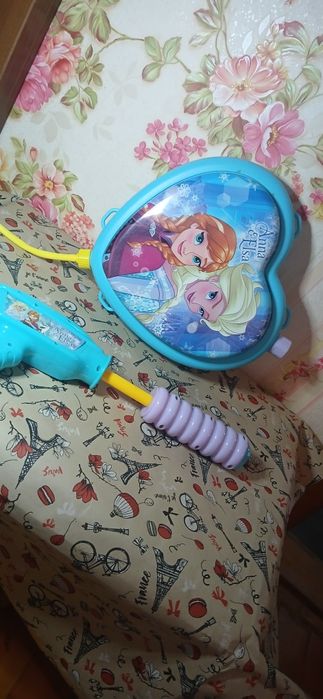 Водяний пістолет з ємкістю