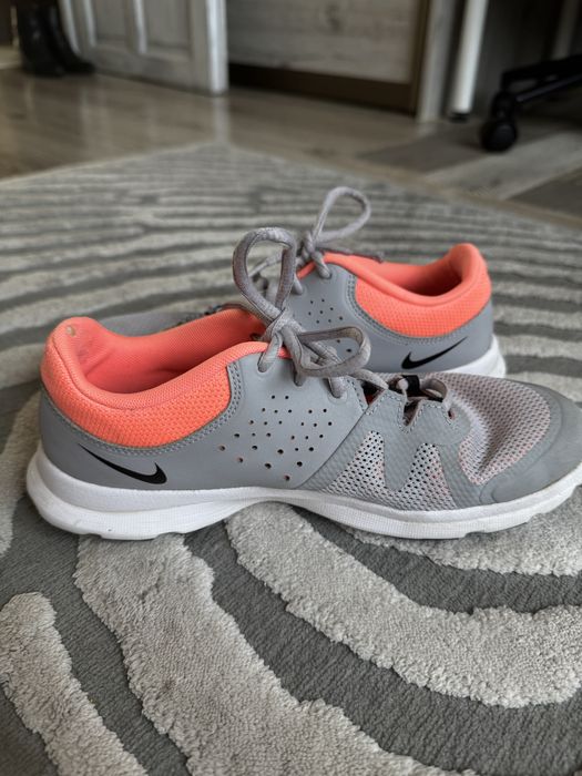Buty NIKE rozmiar 38.5