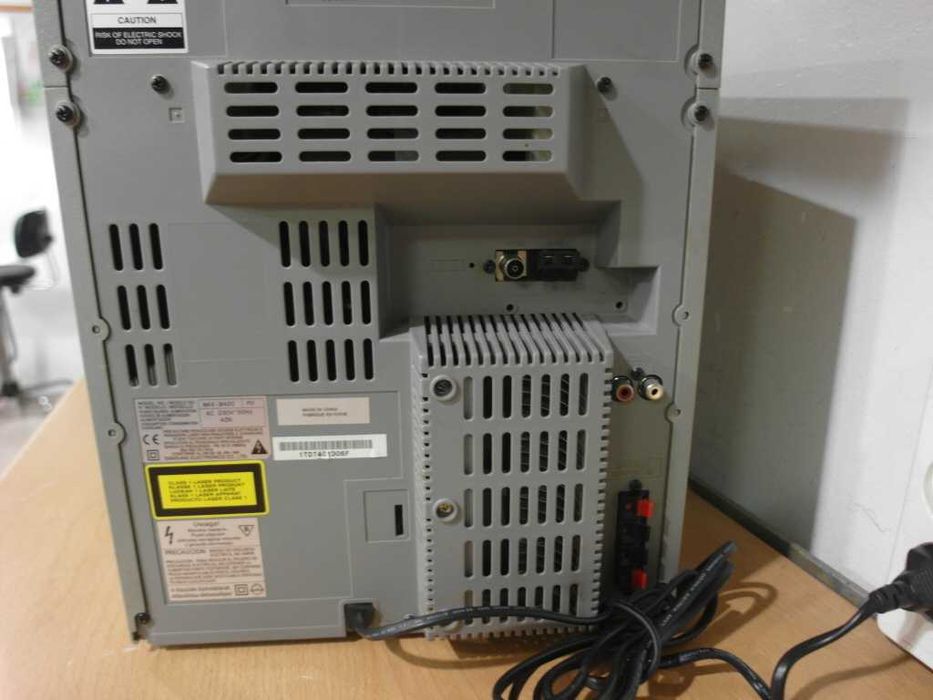 Aparelhagem CD + Cassetes Samsung MAX-B420 para 3 Discos