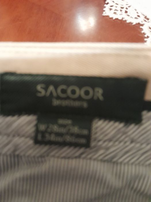 Calcas de homem. Marca Sacoor