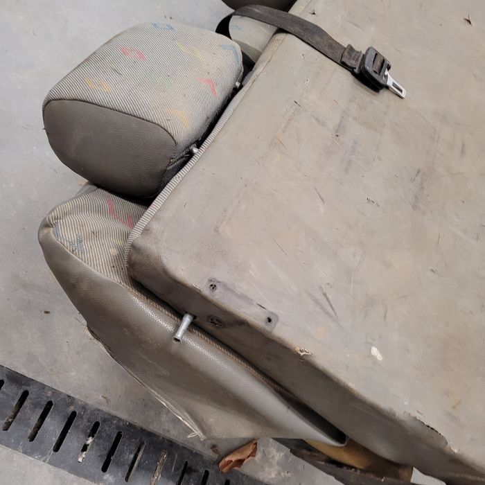 Fotele kanapa tył drugi trzeci rząd vw T5 transporter 2004r