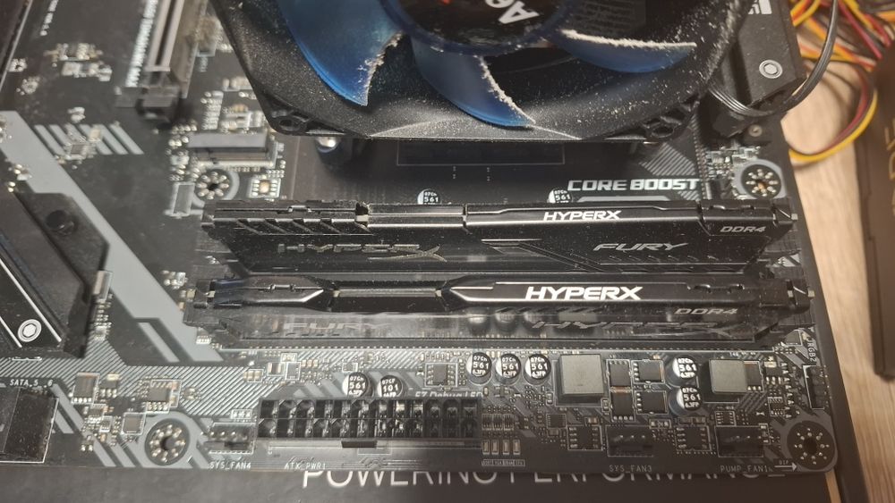 ПК без  корпусу.  Читайте опис