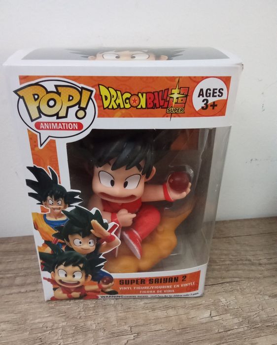 Goku com a bola do dragão figura nova em caixa