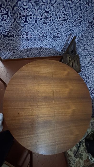 Mesa de Jantar Redonda Extensível – Madeira