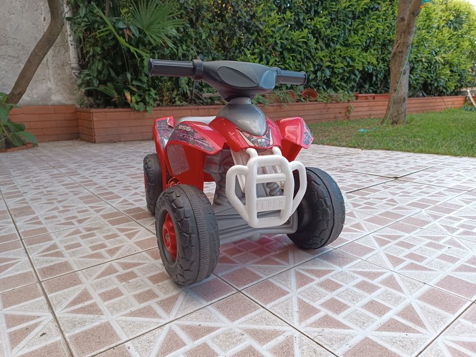 Moto 4 eléctrica