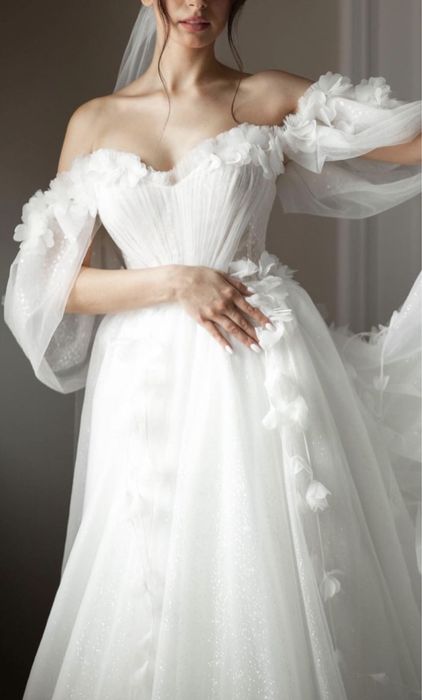 Весільна сукня