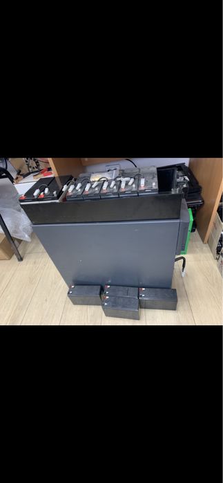 Источник бесперебойного питания UPS 3300-4000Италия