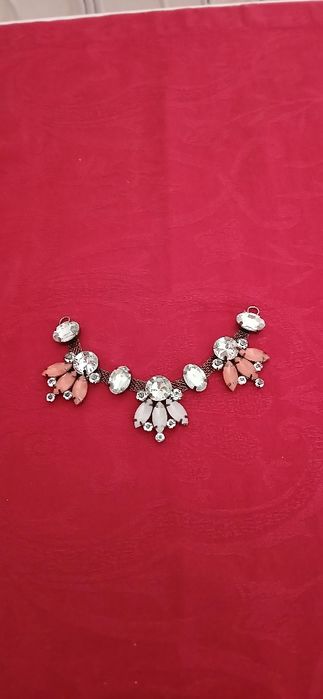 Colar Zara, para camisola