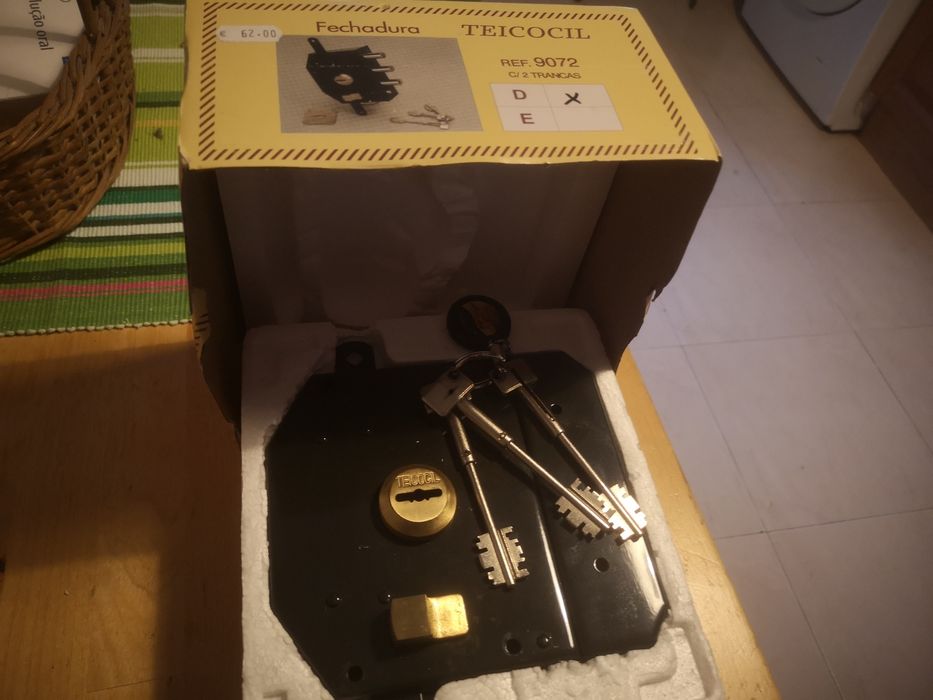 Fechadura de porta de rua