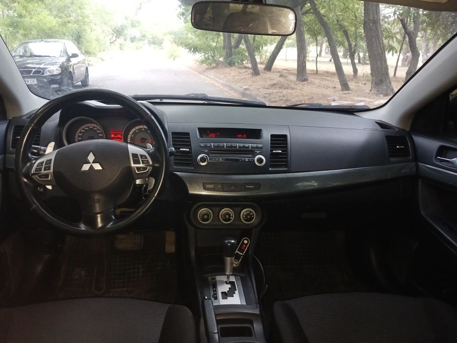 Продам lancer 2.0 акпп газ /бензин