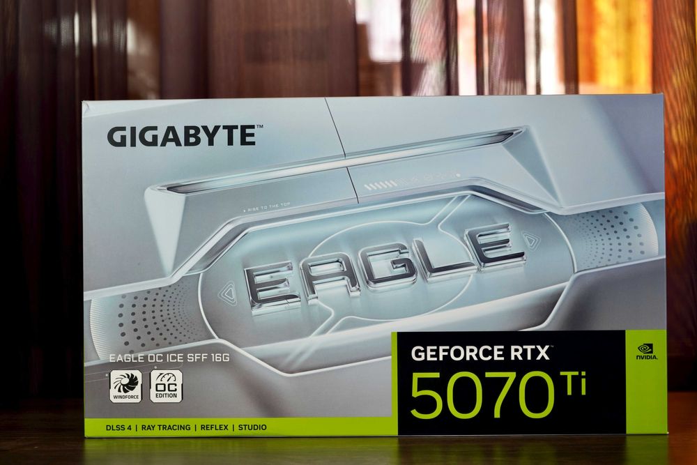 Видеокарта Gigabyte RTX 5070 Ti EAGLE OC ICE SFF 1 шт. NEW!