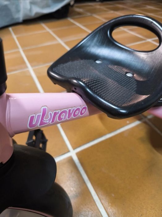 Triciclo para crianças Ubravoo rosa