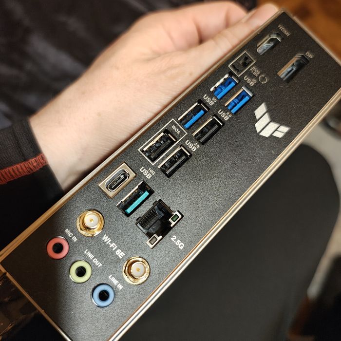 Материнська плата Asus Tuf Gaming B650E-WIFI