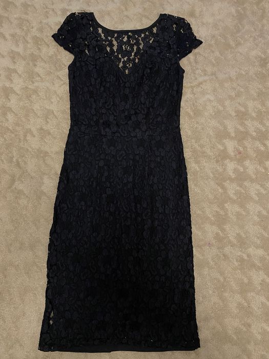 Жіноча сукня чорного кольору