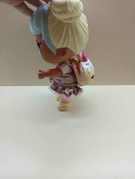 Продам куклу лол большая