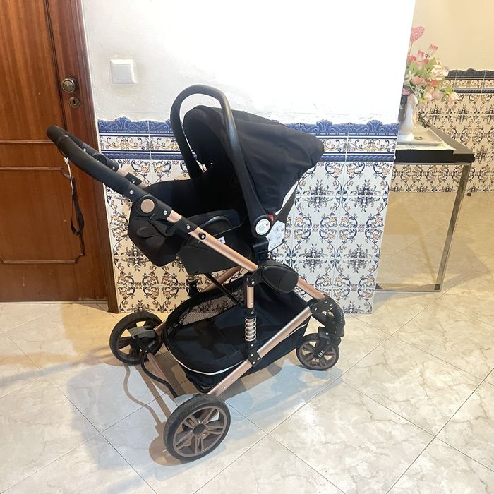 Carrinho de bebé Trio Preto e Dourado - 0-36 meses