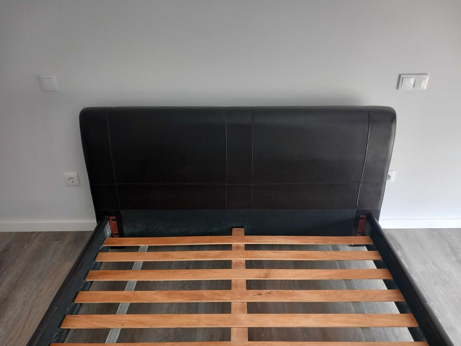 Cama casal usada