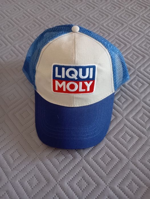 Vendo  dois Bonés  / Novos.