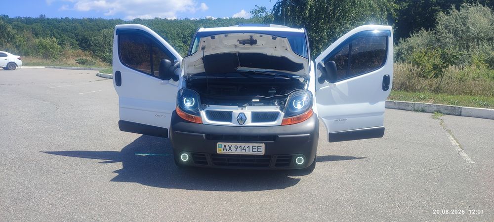 Продам машину Рено трафик