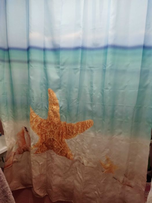 Шторка для ванної