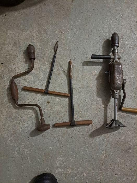 Продам плотницкий инструмент.