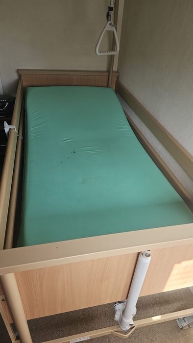 Cama articulada com colchão