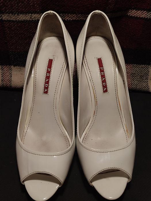 жіночі туфлі prada