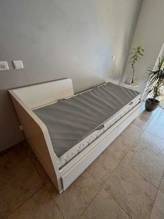 Cama IKEA Branca com 02 Gavetões + Colchão