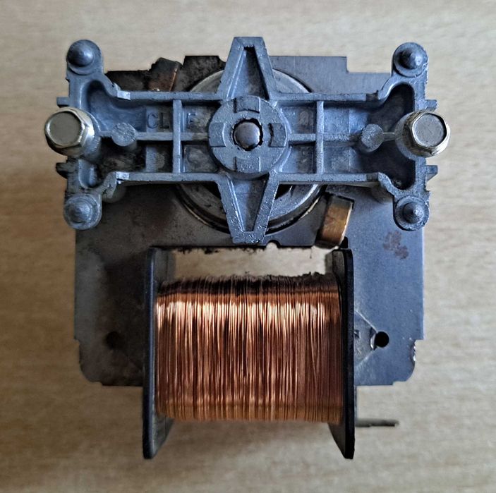 Silnik silniczek elektryczny z mikrofalówki