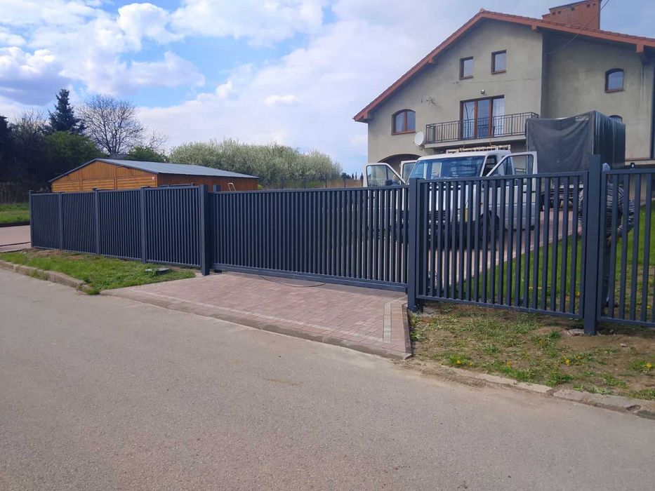 Ogrodzenie nowoczesne palisada , bramy przesuwne , dwuskrzydłowe , montaż , przęsła