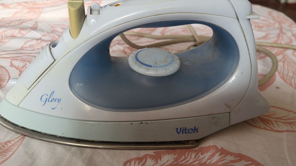 Утюг Vitek вживаний