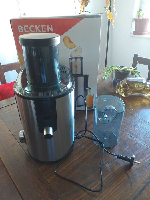 Maquina de sumos nova