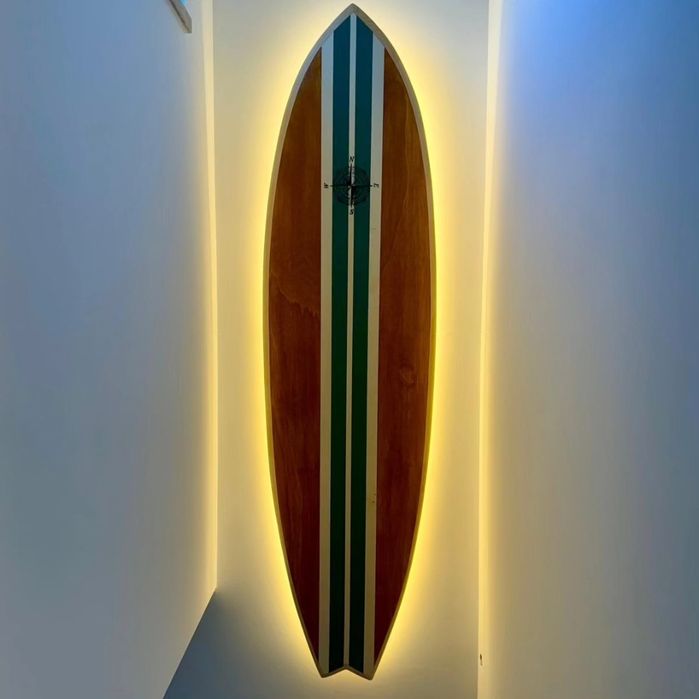 Decore a sua casa. Prancha de surf de madeira